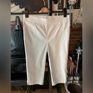 Frank Lyman Design Elegant White Capri
